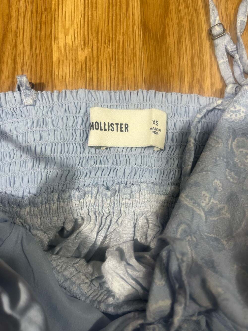 Hollister Blue Paisley Print Tiered Babydoll Crop Tank Top - Picture 3 of 3